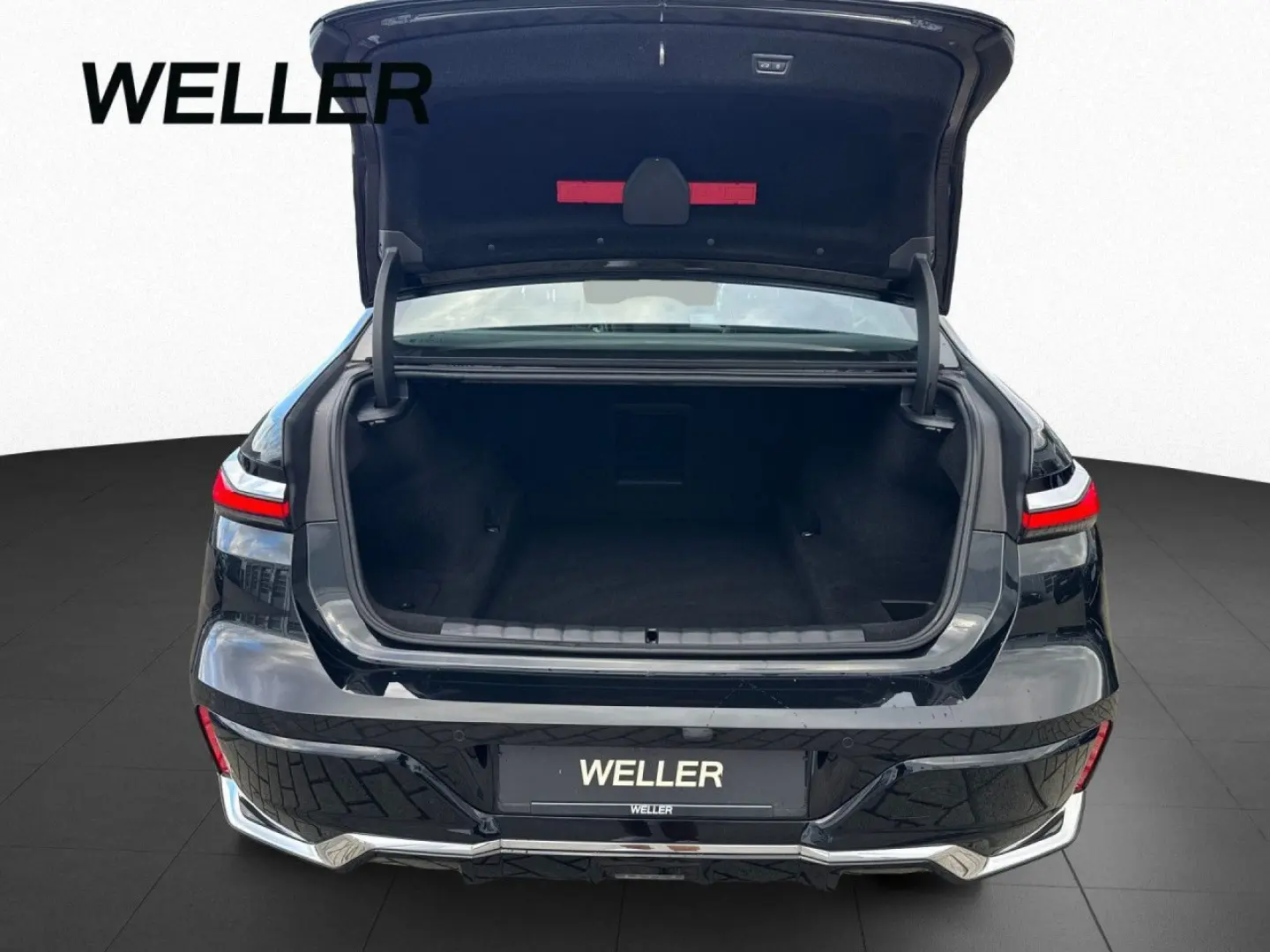 740d xD M SPORT DA PAProf Pano Iconic BW AHK 21