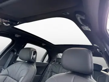 740d xD M SPORT DA PAProf Pano Iconic BW AHK 21