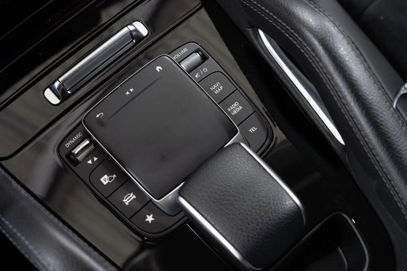 GLE 350 e 4M AMG-LINE NIGHT LEDER NAVI 21 LM 1HD