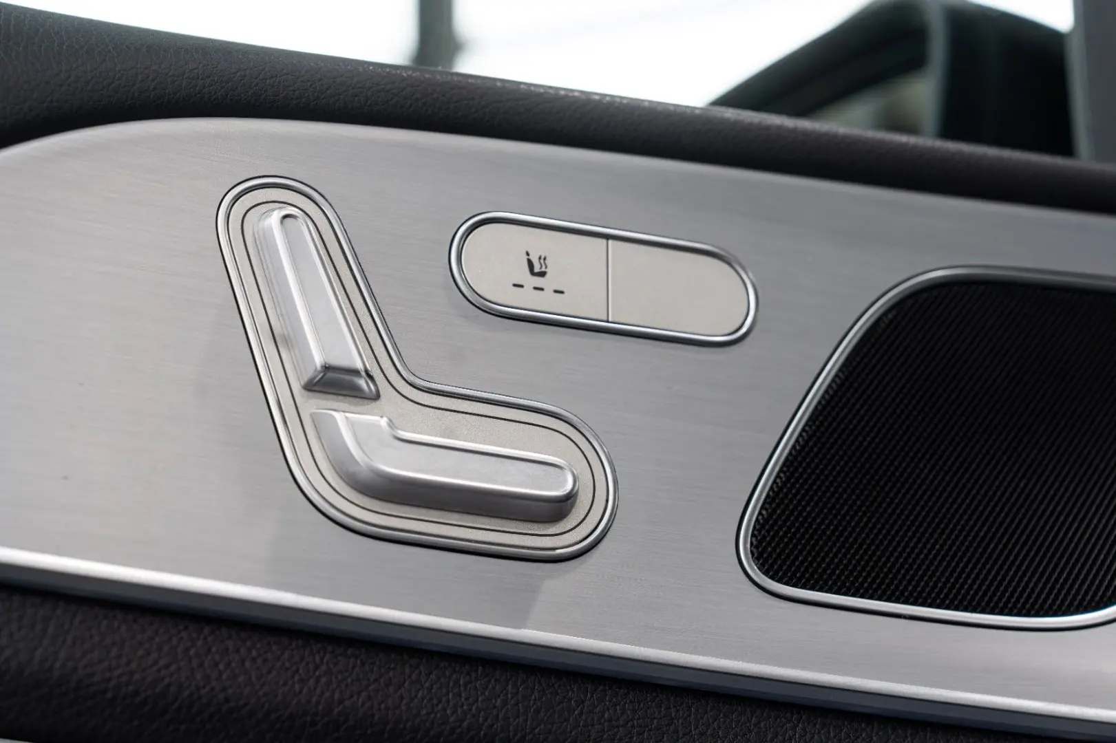 GLE 350 e 4M AMG-LINE NIGHT LEDER NAVI 21 LM 1HD