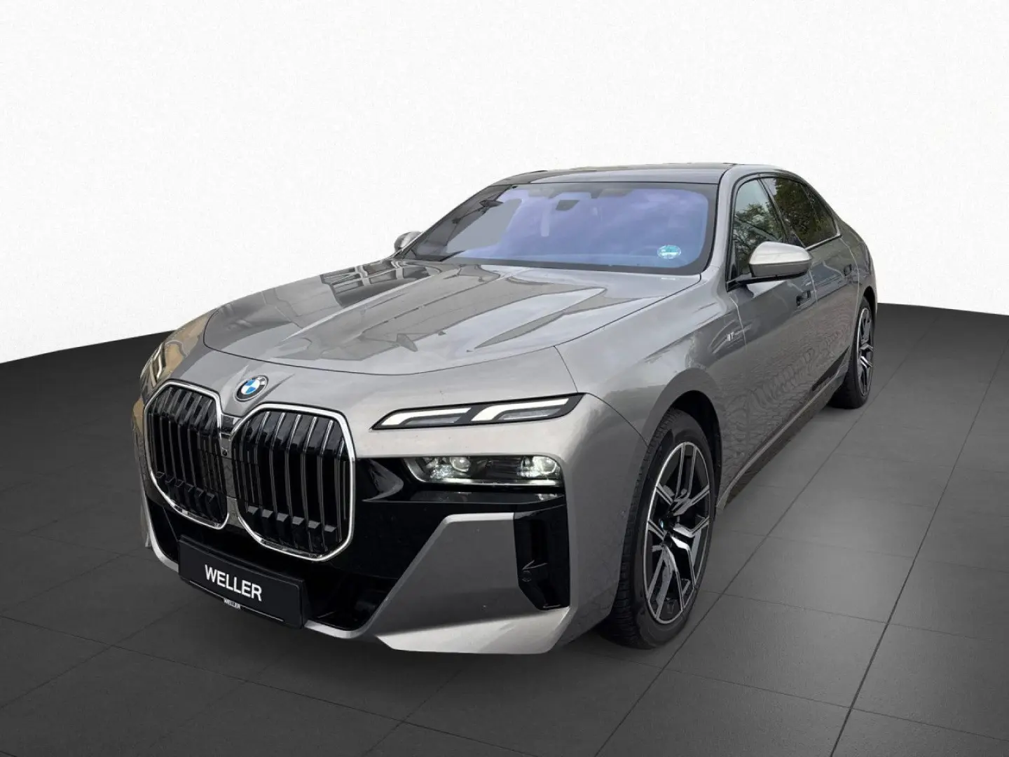 740d xDrive M SPORT SkyL Sthz AHK Autobahn B&W