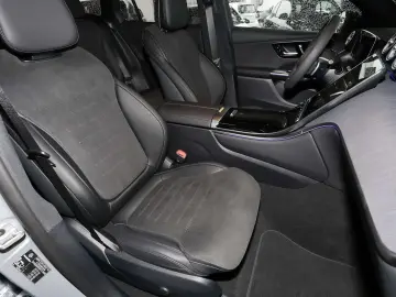 GLC 300 4M DIG-LED 360  Pano AHK Night Distronic