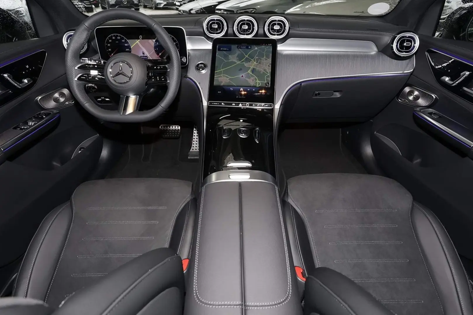 GLC 300 4M DIG-LED 360  Pano AHK Night Distronic