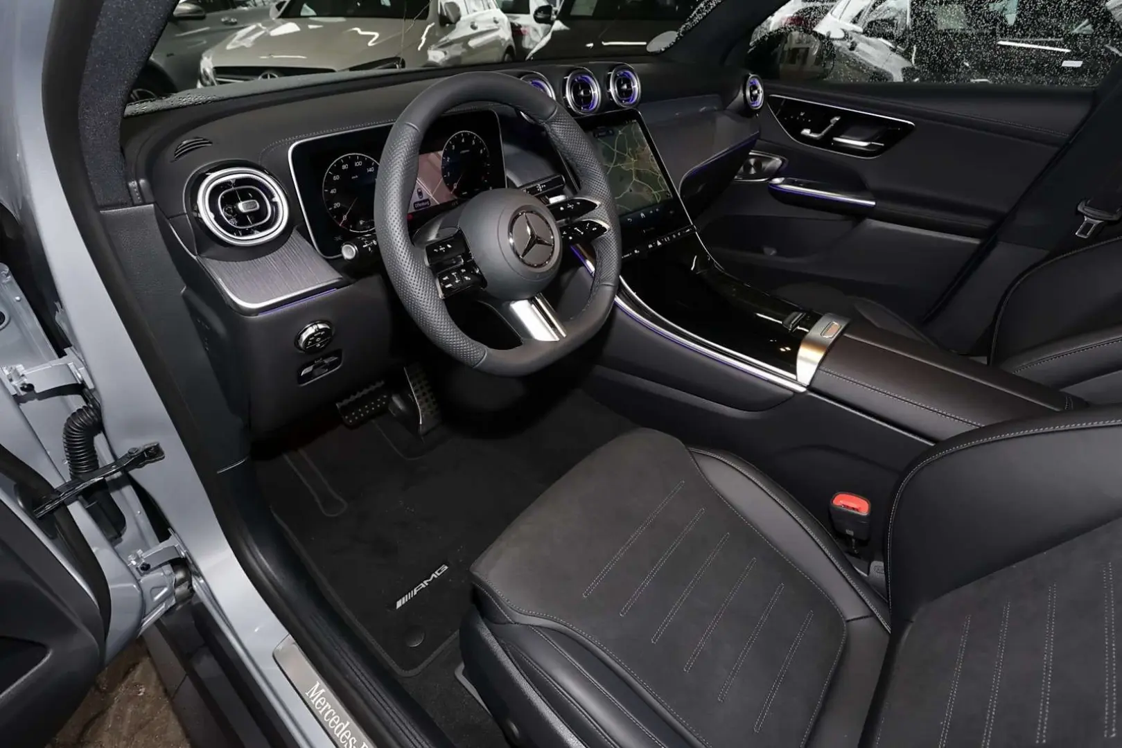 GLC 300 4M DIG-LED 360  Pano AHK Night Distronic