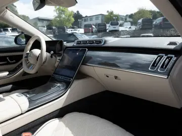 S 450 d 4M L AMG-Sport Pano Burm HUD Distr Airm