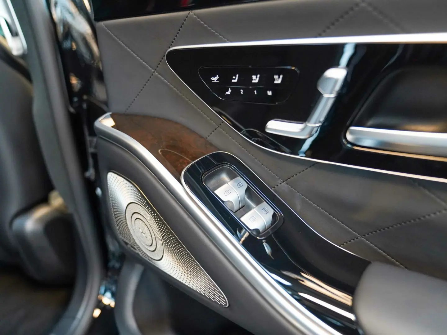 S 500 4M AMG Line Exklusiv Pano Sitzklima Massag