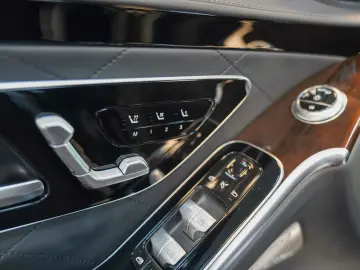 S 500 4M AMG Line Exklusiv Pano Sitzklima Massag