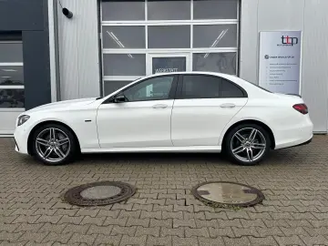 E 220 d AMG Line Night 360  AHK Multibeam ACC