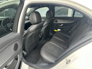 E 220 d AMG Line Night 360  AHK Multibeam ACC