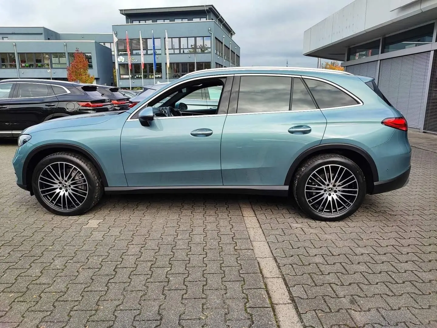 GLC 300 d 4Matic AHK BURMESTER NAVI SITZHZ 360