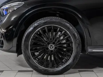 GLC 300 e 4M AMG DIG.LIGHT Pano AHK Distro 360