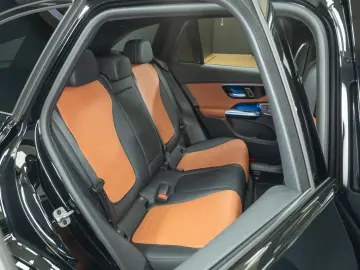 GLC 300 e 4M AMG DIG.LIGHT Pano AHK Distro 360