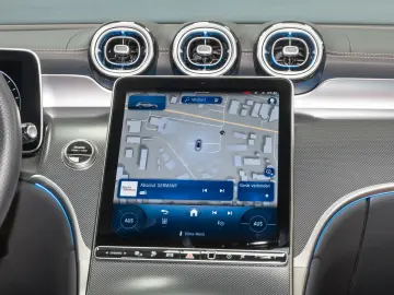 GLC 300 e 4M AMG DIG.LIGHT Pano AHK Distro 360