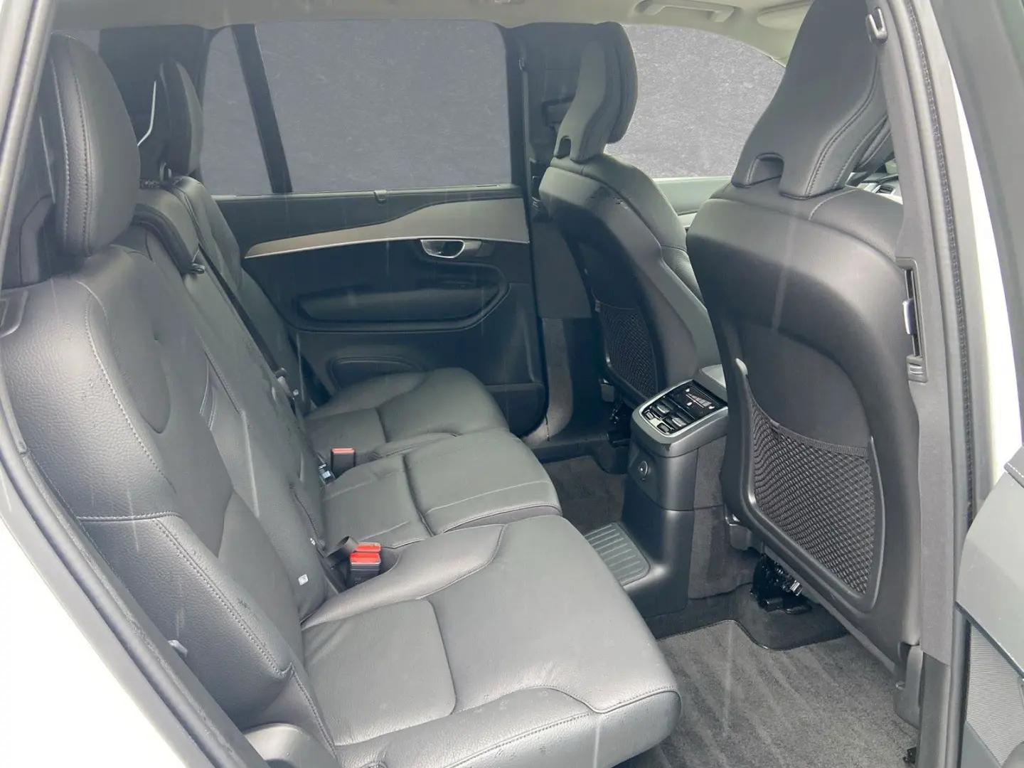 XC90 T8 AWD Recharge Plus Dark 7-Sitzer AHK ACC