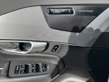 XC90 T8 Plus Bright AWD Panorama 21  360