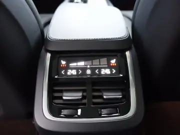 XC90 Plus T8 AWD Plug-in Hybrid 360 Cam HeadUp