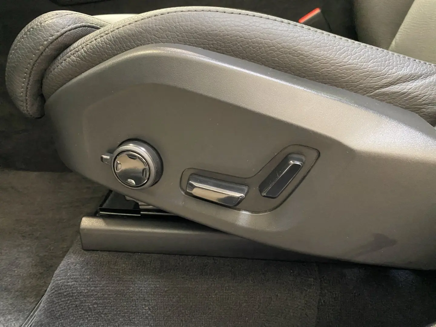 XC90 T8 Twin Engine (E6e) Plus Bright Recharge