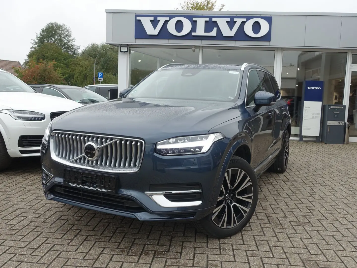 XC90 Plus  T8 AWD 360  HeadUP Pano H&K BLIS