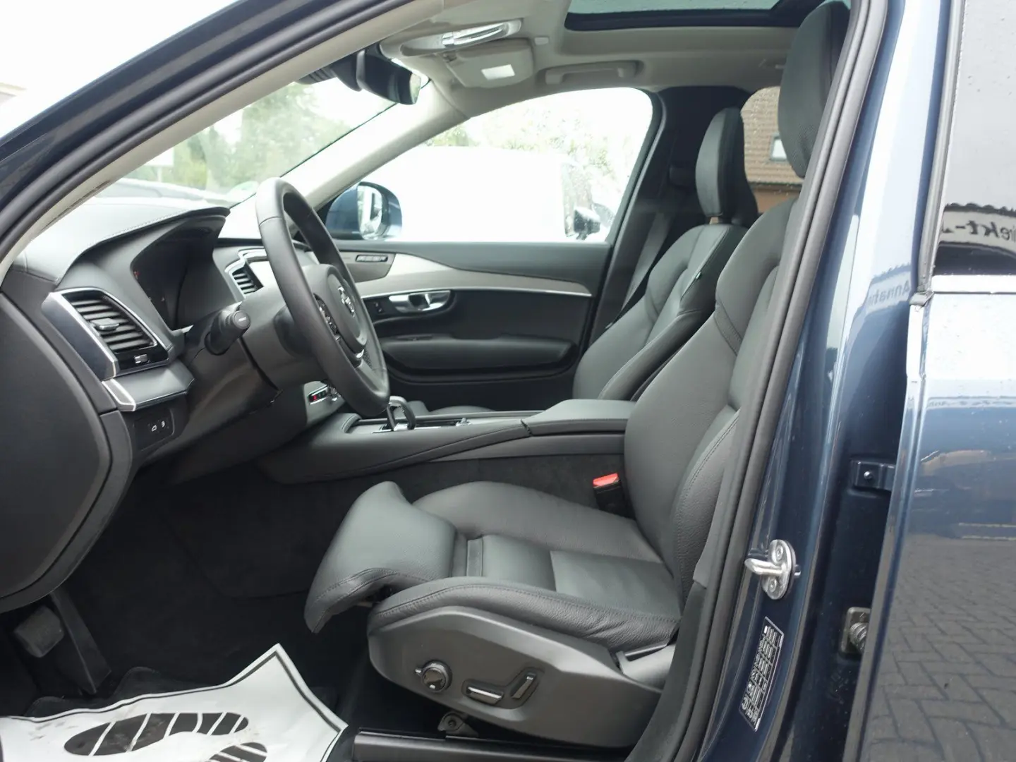 XC90 Plus  T8 AWD 360  HeadUP Pano H&K BLIS