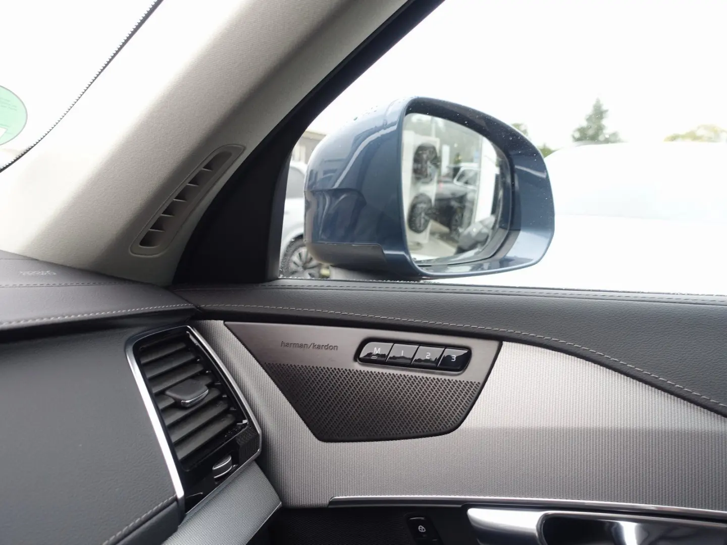 XC90 Plus  T8 AWD 360  HeadUP Pano H&K BLIS