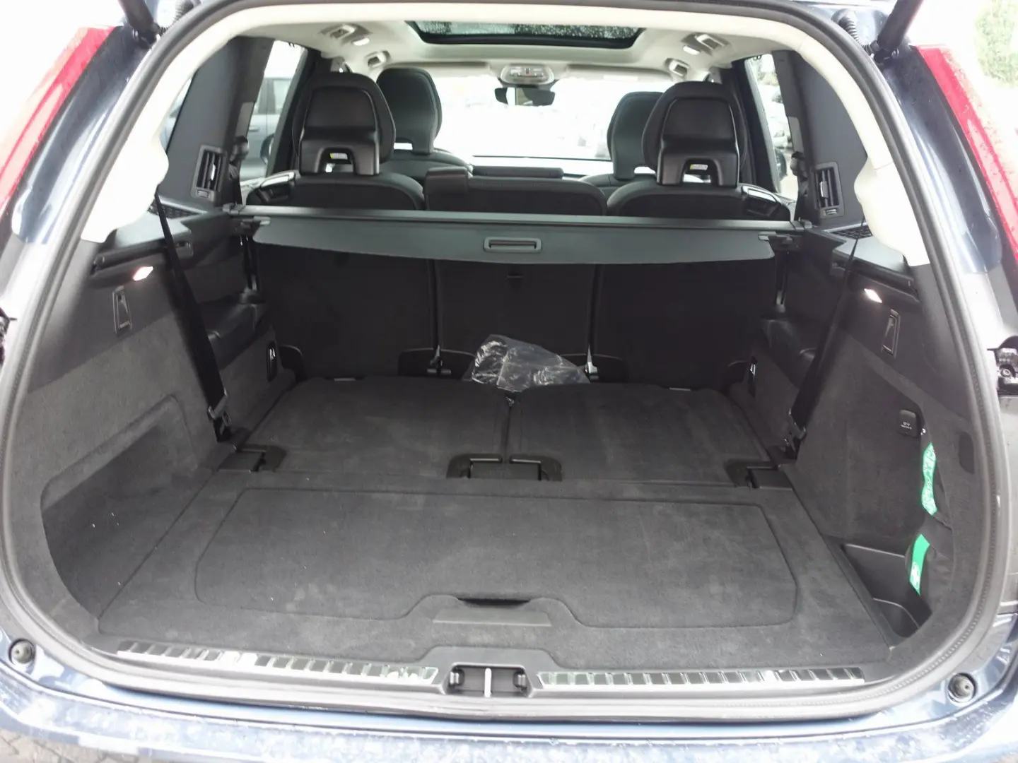 XC90 Plus  T8 AWD 360  HeadUP Pano H&K BLIS