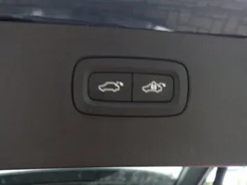 XC90 Plus  T8 AWD 360  HeadUP Pano H&K BLIS