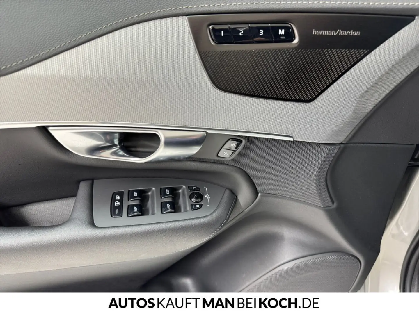 XC90 T8 AWD Plug-In Plus Dark BLIS PANO 360  H