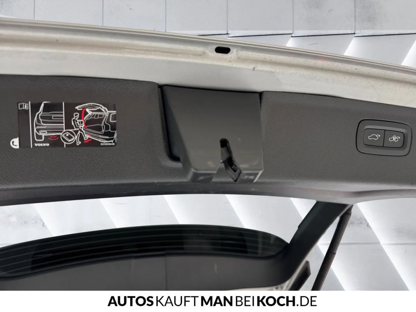 XC90 T8 AWD Plug-In Plus Dark BLIS PANO 360  H