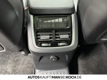 XC90 T8 AWD Plug-In Plus Dark BLIS PANO 360  H