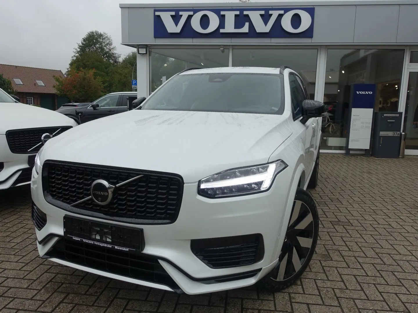 XC90 Plus Dark T8 AWD Plug-inHybrid AHK 360  H&K