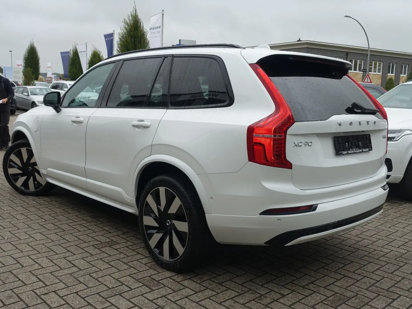 XC90 Plus Dark T8 AWD Plug-inHybrid AHK 360  H&K