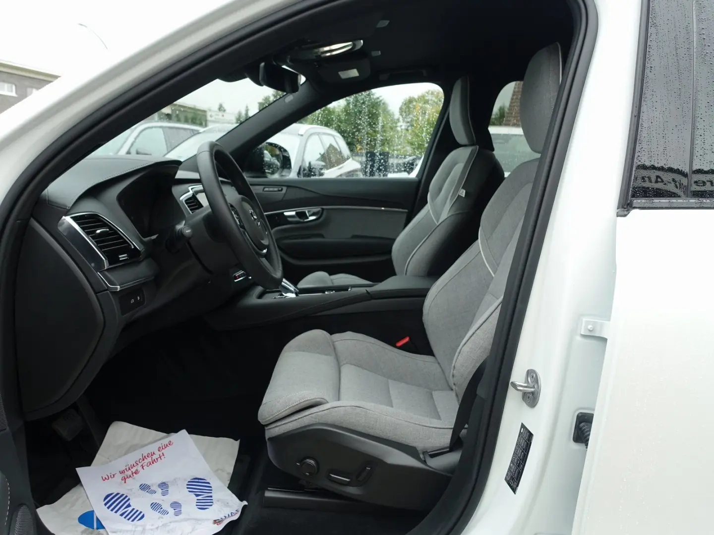 XC90 Plus Dark T8 AWD Plug-inHybrid AHK 360  H&K