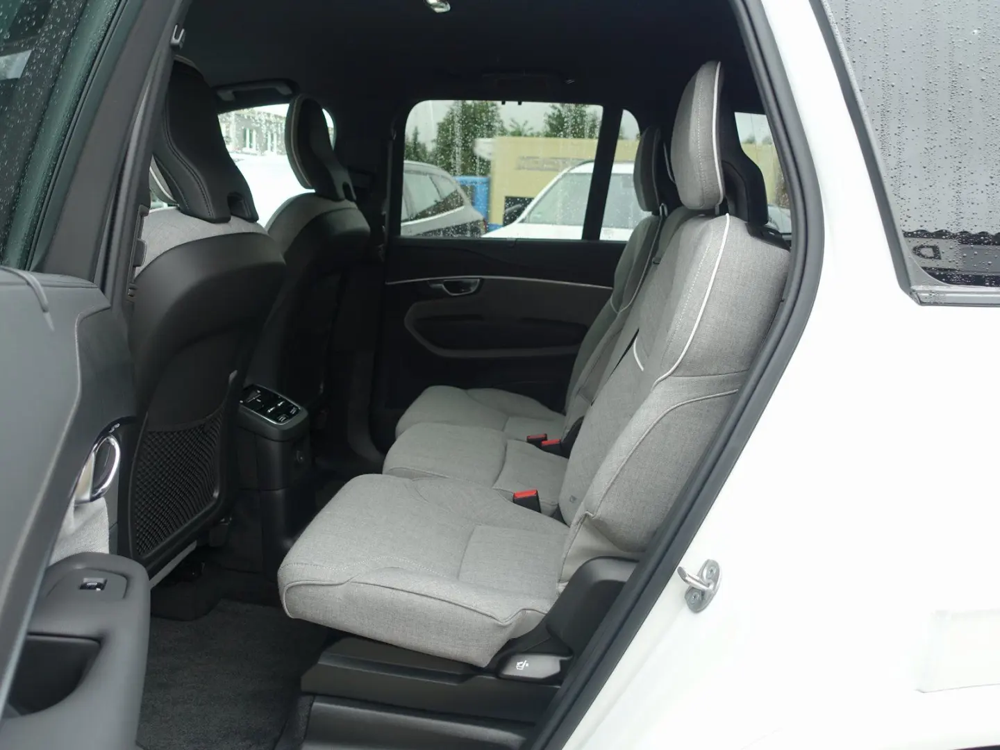 XC90 Plus Dark T8 AWD Plug-inHybrid AHK 360  H&K