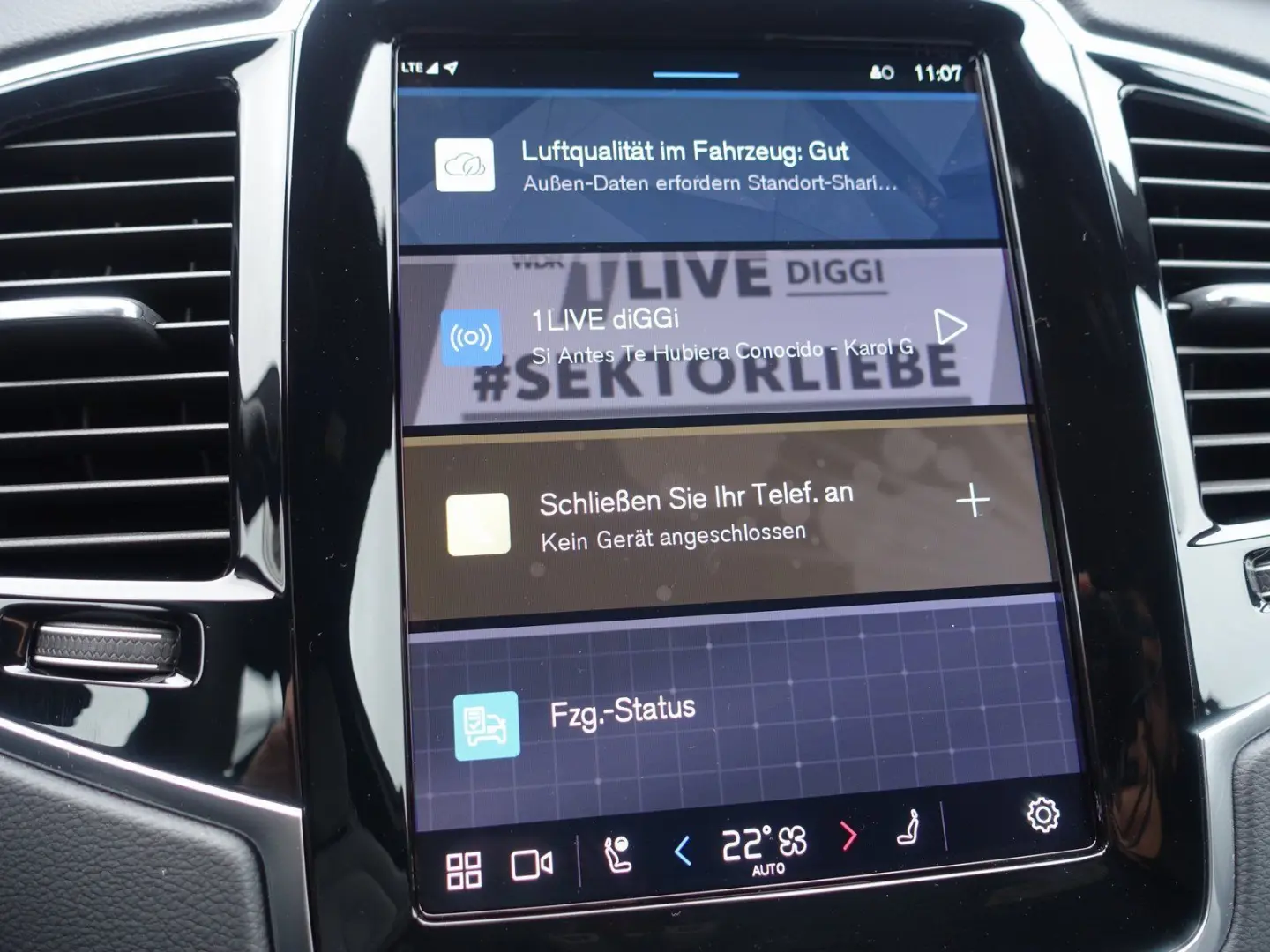 XC90 Plus Dark T8 AWD Plug-inHybrid AHK 360  H&K