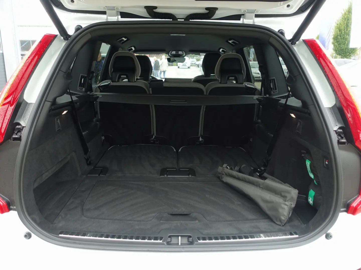 XC90 Plus Dark T8 AWD Plug-inHybrid AHK 360  H&K