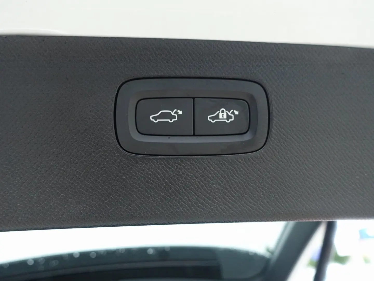 XC90 Plus Dark T8 AWD Plug-inHybrid AHK 360  H&K