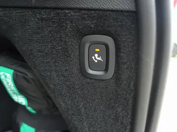 XC90 Plus Dark T8 AWD Plug-inHybrid AHK 360  H&K