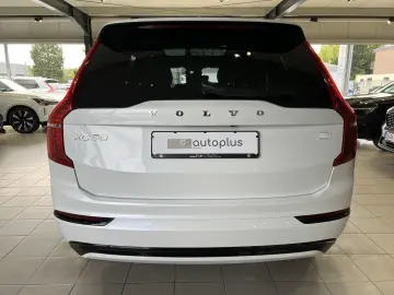 XC90 T8 Ultimate Dark Recharge AWD B&W