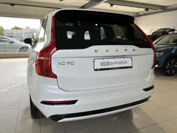 XC90 T8 Ultimate Dark Recharge AWD B&W