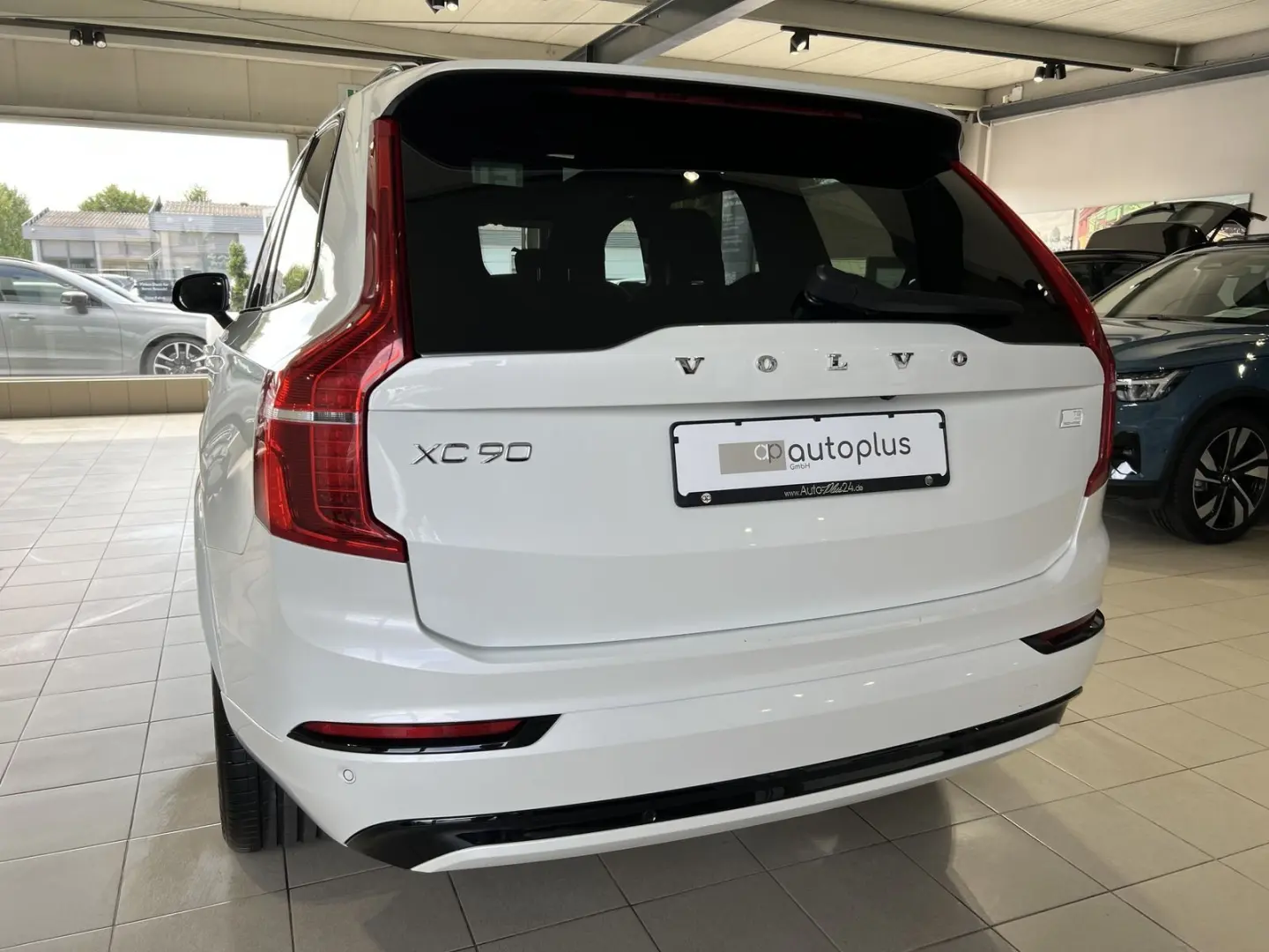 XC90 T8 Ultimate Dark Recharge AWD B&W