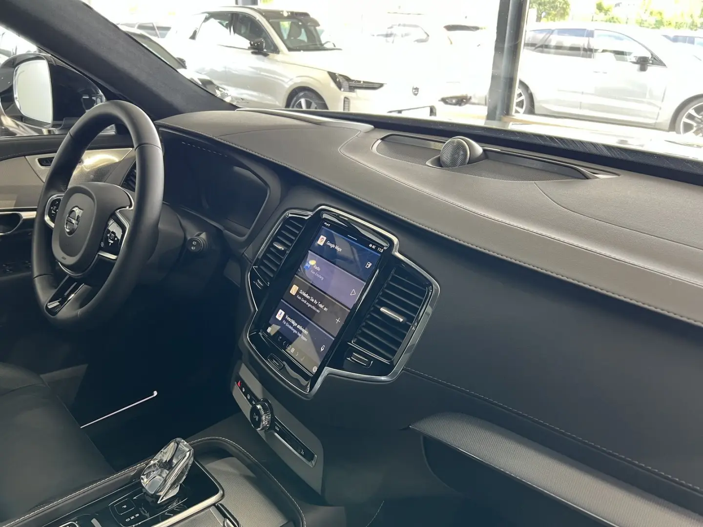 XC90 T8 Ultimate Dark Recharge AWD B&W