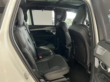 XC90 T8 Ultimate Dark Recharge AWD B&W