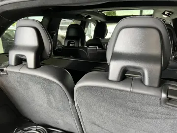 XC90 T8 Ultimate Dark Recharge AWD B&W