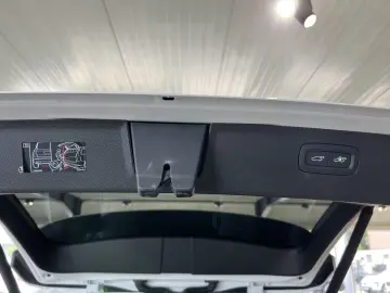 XC90 T8 Ultimate Dark Recharge AWD B&W