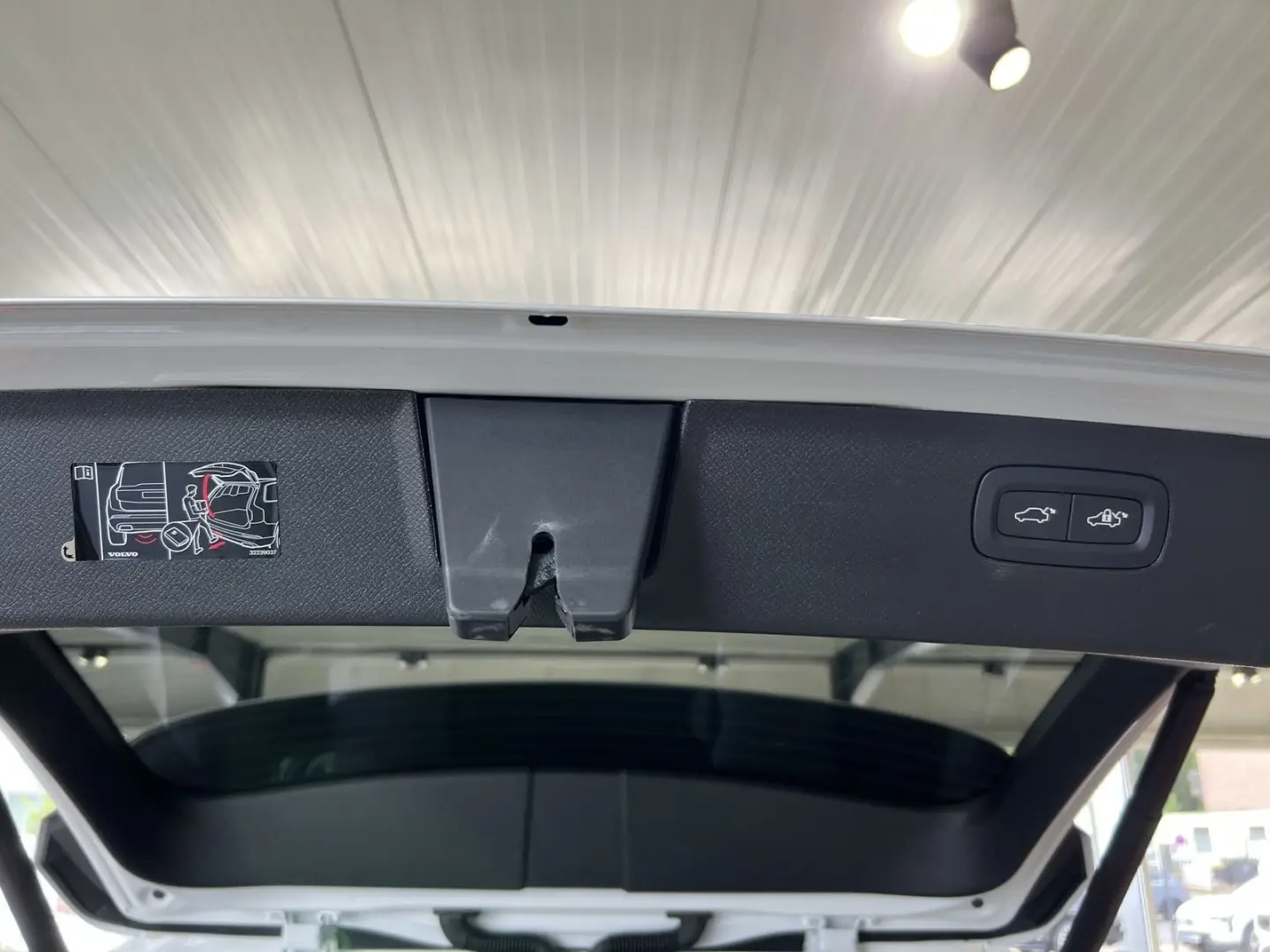 XC90 T8 Ultimate Dark Recharge AWD B&W