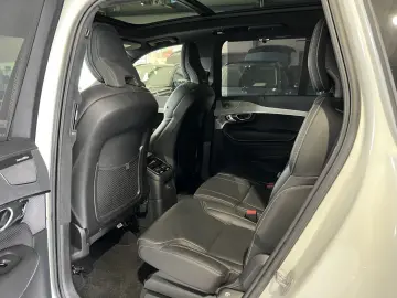 XC90 T8 Ultimate Dark Recharge AWD B&W