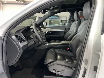 XC90 T8 Ultimate Dark Recharge AWD B&W