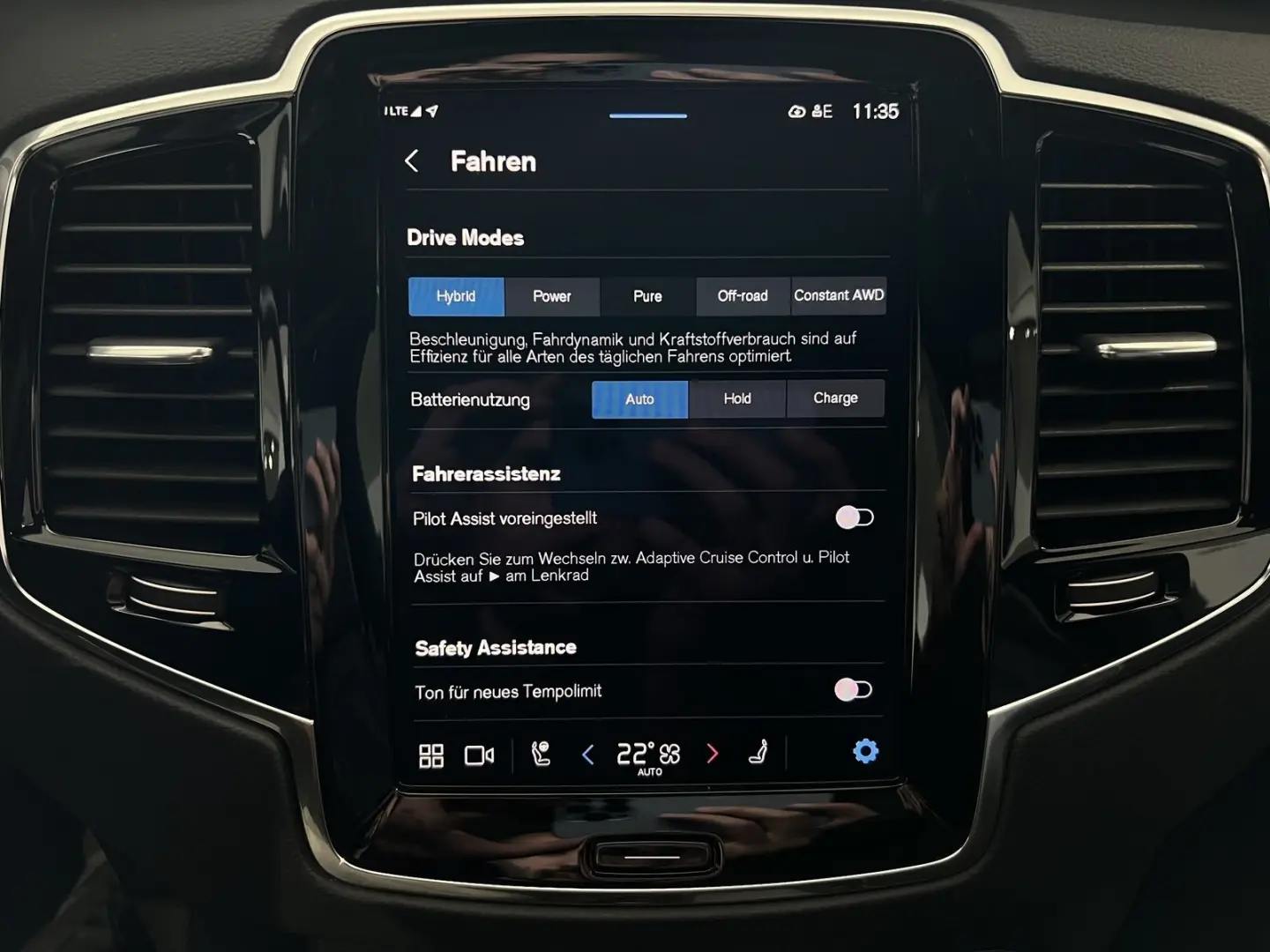 XC90 T8 Ultimate Dark Recharge AWD B&W