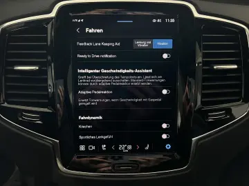 XC90 T8 Ultimate Dark Recharge AWD B&W