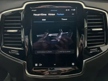 XC90 T8 Ultimate Dark Recharge AWD B&W